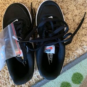 NIKE -Brand new size 11c toddler shoes